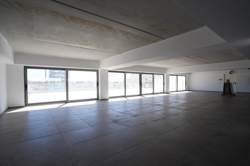 Penthouse Office that Consists of 525sqm for rent in Gzira