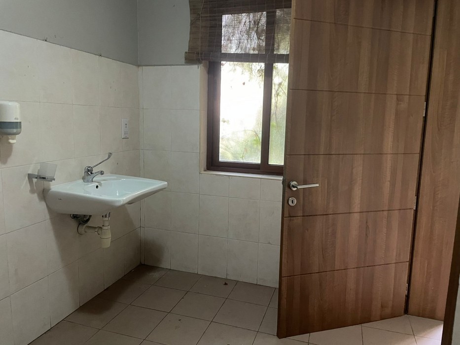 Spacious 5-Bedroom Hostel for Rent in St. Julian's