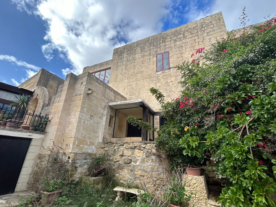 Unique Madliena Venue with Pool, Garden, and Sea Views for Rent